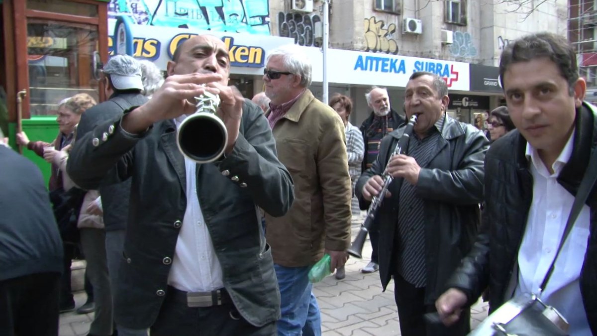 Embedded thumbnail for „А дано, дано, дано…“. Грандиозна премиера за неслабонервни в две действия, акт първи