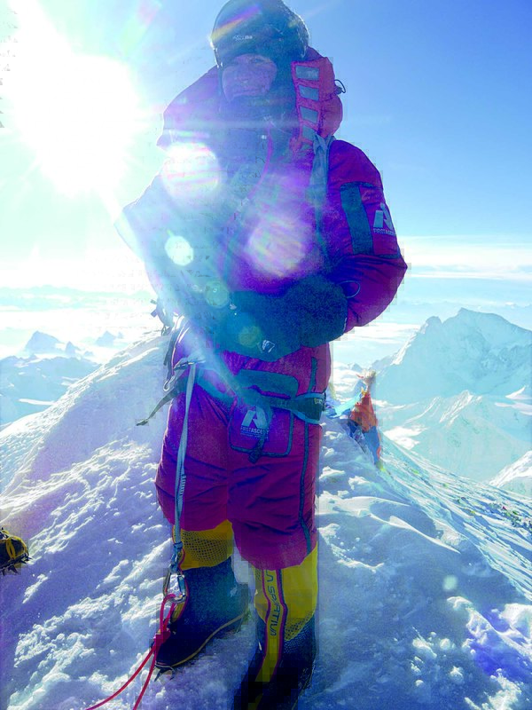 Веганът Атанас Скатов: Поставям си цел, преследвам я с всички сили и обикновено я постигам. Но върховете не покорявам, а просто ги изкачвам